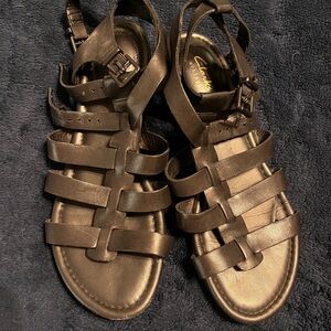 🌻2/$25 Clarks Black Strappy Sandals